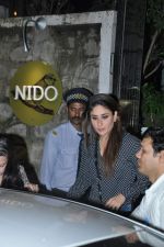 Kareena Kapoor snapped outside Nido in Mumbai on 7th Sept 2013 (19).JPG